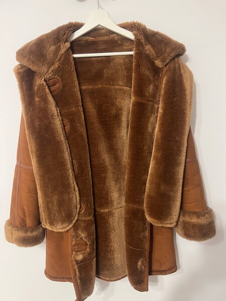 Haina dama tip cojoc cu gluga si fular elegant din blana, mas. 42-46