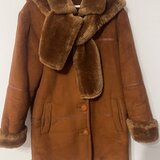 Haina dama tip cojoc cu gluga si fular elegant din blana, mas. 42-46